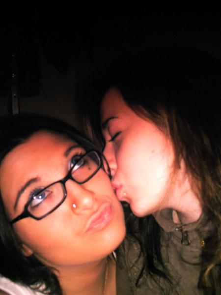 tendre baiser pour deux personne qui se nem!!!lol